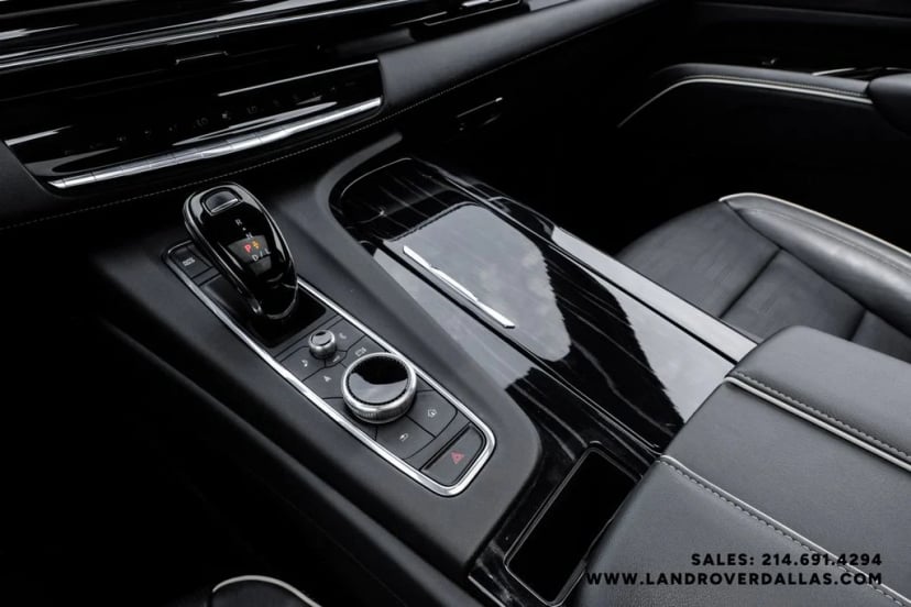 2023 Cadillac Escalade - Image 29