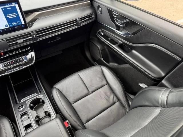 2023 Lincoln Corsair - Image 28
