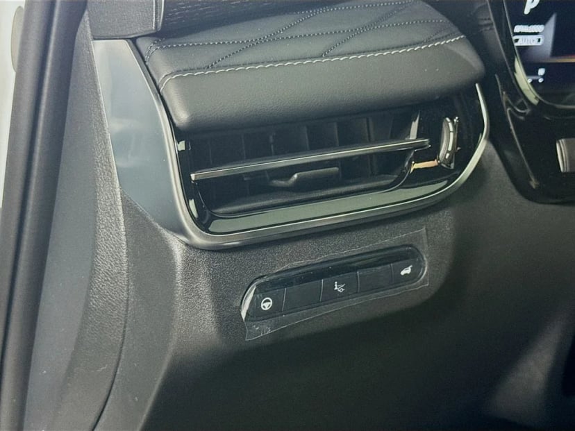 2027 INFINITI QX60 - Image 10