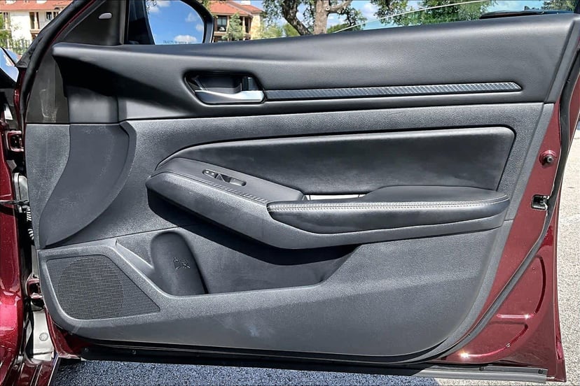 2025 Nissan Altima - Image 23