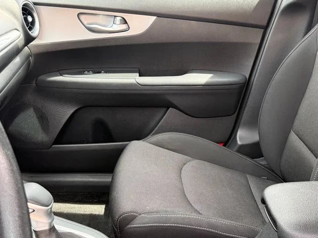 2023 Kia Forte - Image 13