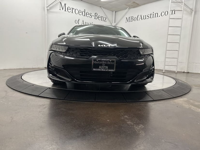 2022 Kia K5 - Image 2