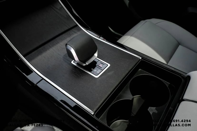 2026 Land Rover Range Rover Velar - Image 19