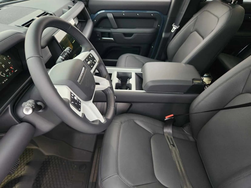 2026 LAND ROVER Defender 110 - Image 13