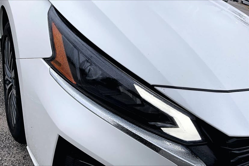 2023 Nissan Altima - Image 28