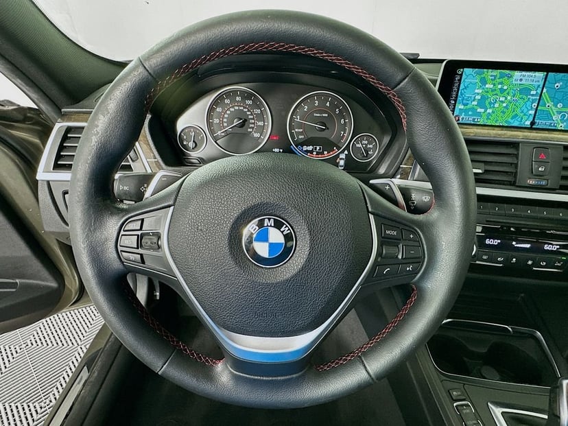 2016 BMW 3 Series - Image 11