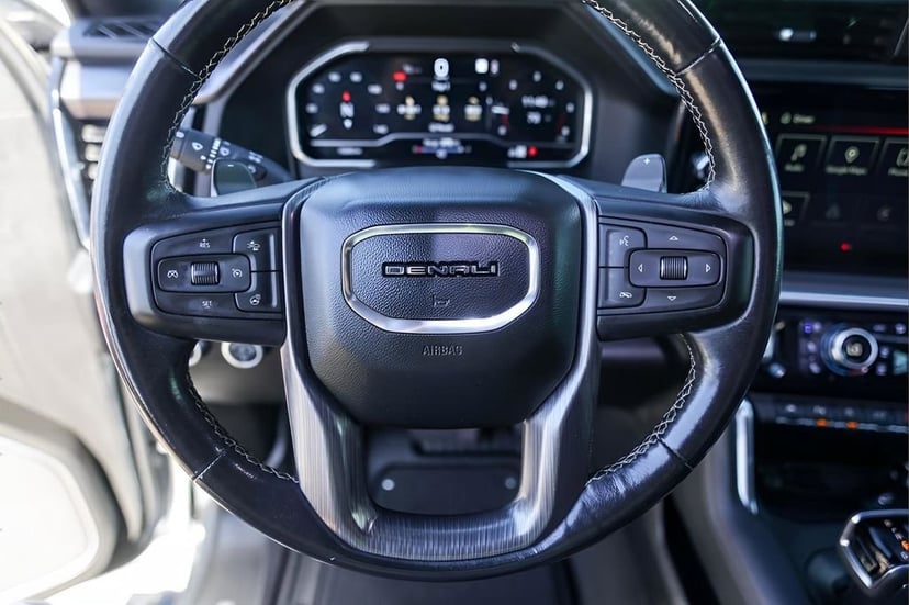 2023 GMC Sierra 1500 - Image 12