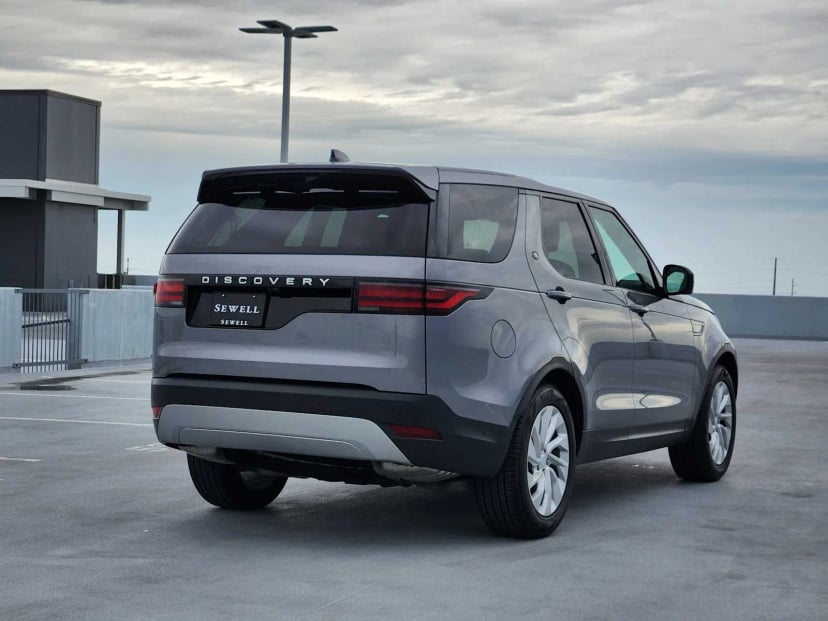 2025 Land Rover Discovery - Image 5