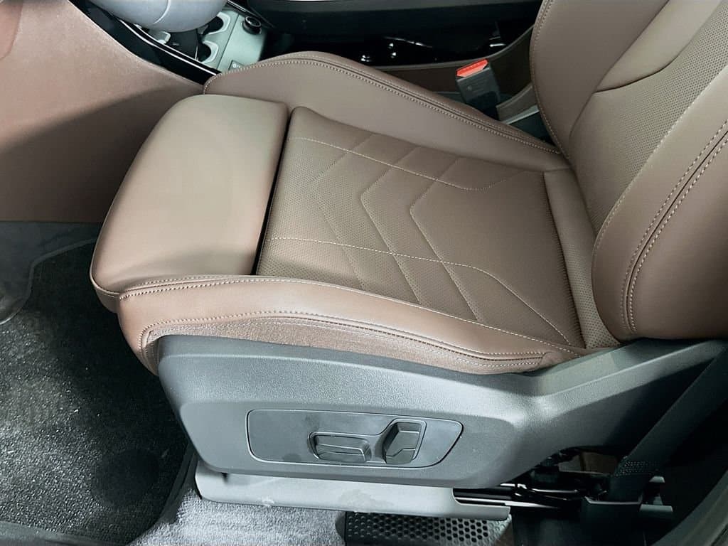 2025 BMW X1 - Image 21