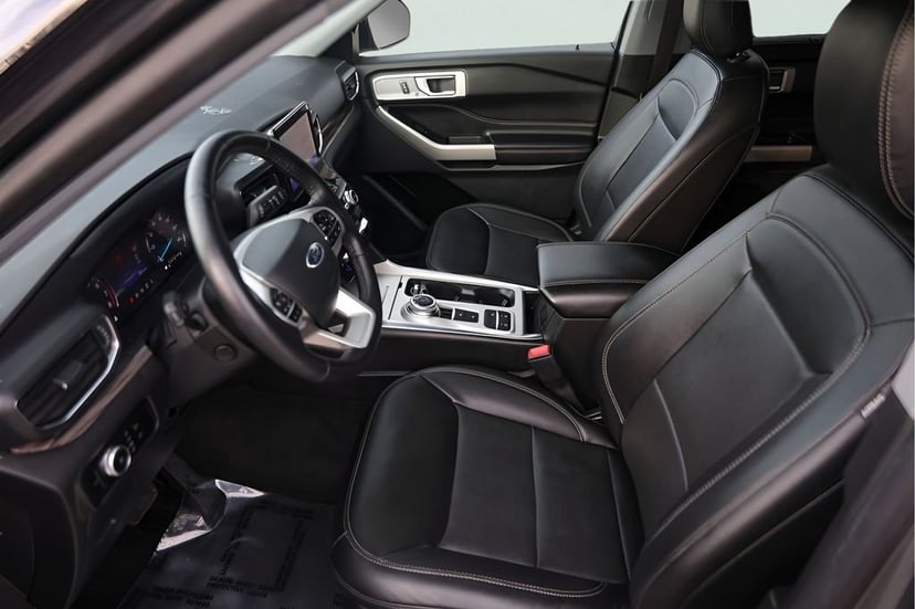 2023 Ford Explorer - Image 12