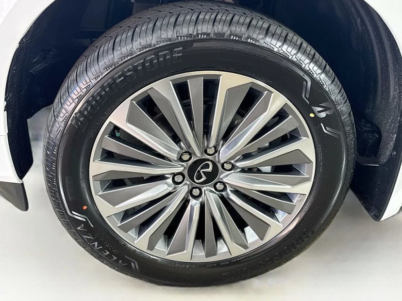2026 INFINITI QX80 - Image 41