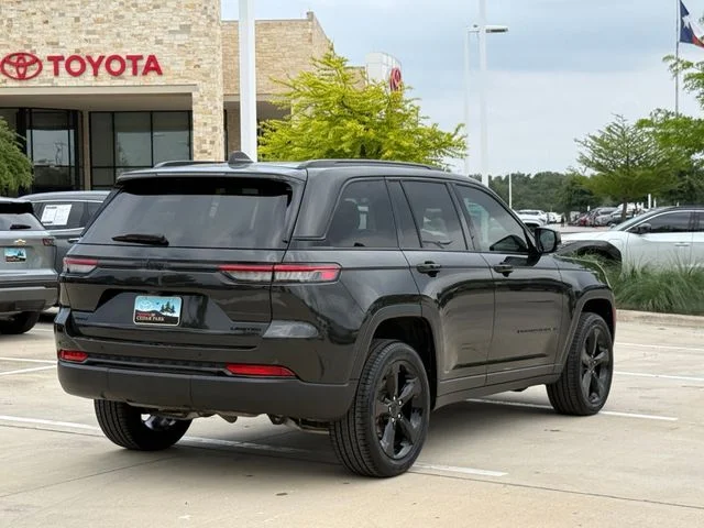 2024 Jeep Grand Cherokee - Image 4