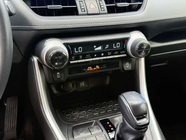 2023 Toyota RAV4 - Image 16