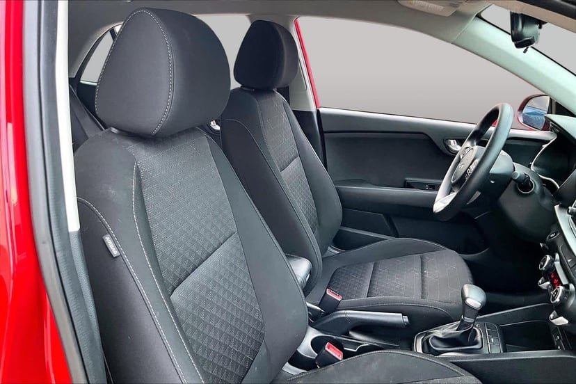 2023 Kia Rio 5-Door - Image 9