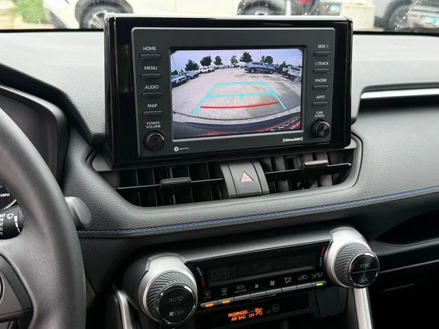 2022 Toyota RAV4 Hybrid - Image 16