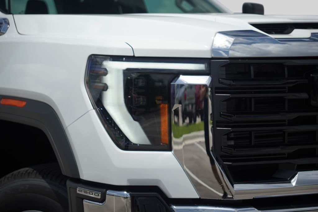 2024 GMC Sierra 2500HD - Image 7