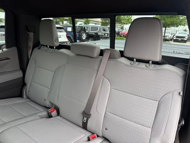 2025 Chevrolet Silverado 1500 - Image 27