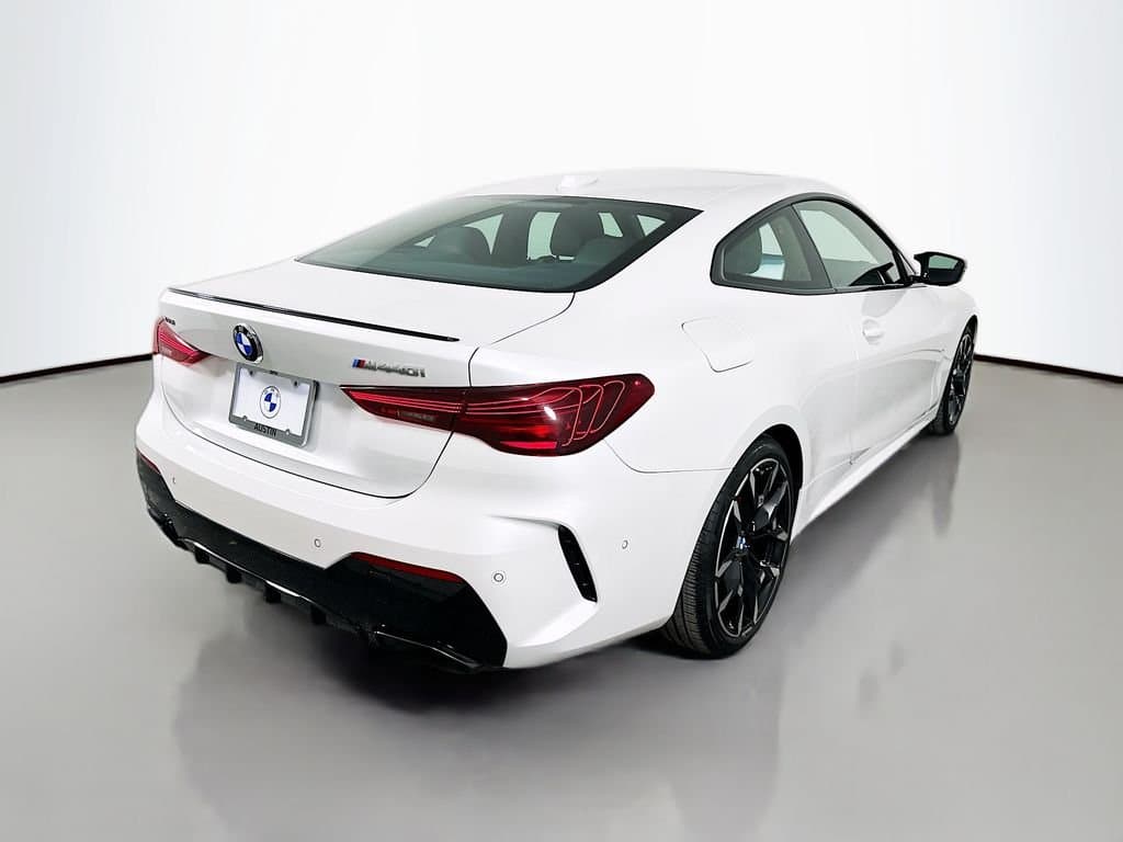 2025 BMW 4 Series - Image 5