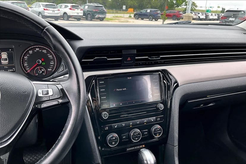 2020 Volkswagen Passat - Image 6