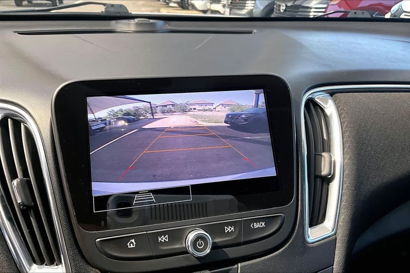 2021 Chevrolet Malibu - Image 26