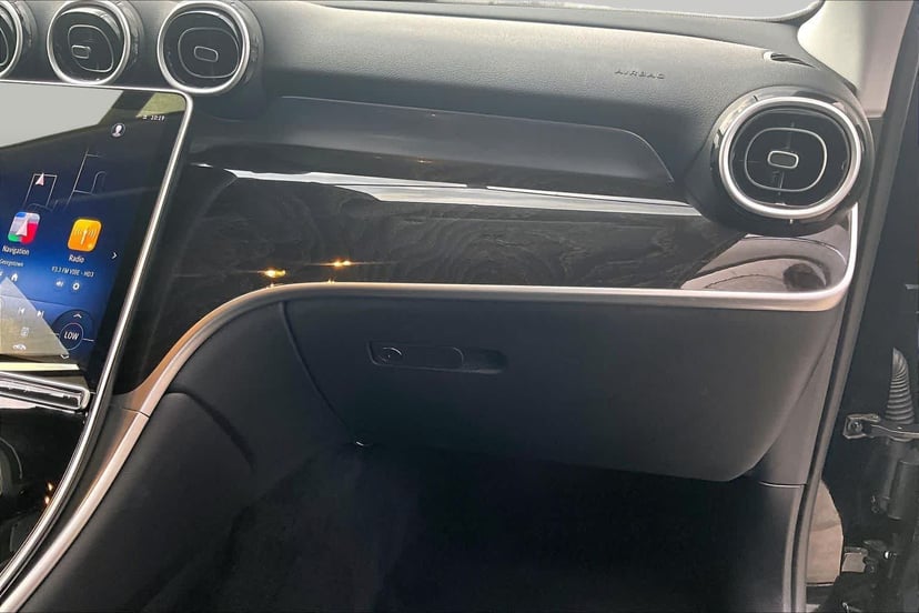 2025 Mercedes-Benz GLC 350e - Image 19