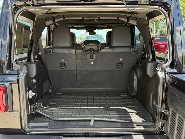 2025 Jeep Wrangler - Image 24