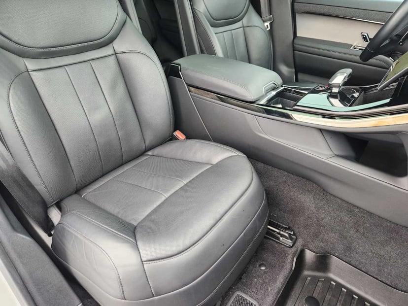 2024 Land Rover Range Rover Sport - Image 13