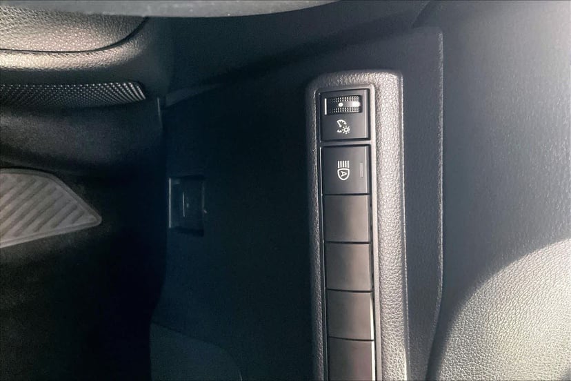 2024 Toyota Corolla - Image 32