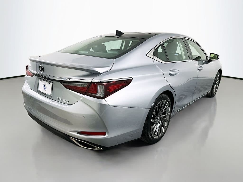 2024 Lexus ES - Image 5