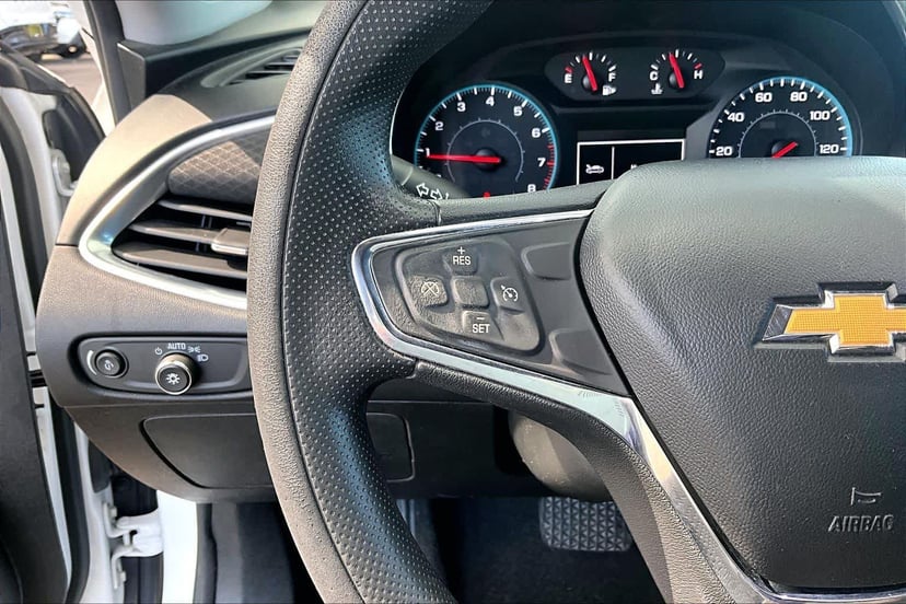 2021 Chevrolet Malibu - Image 23