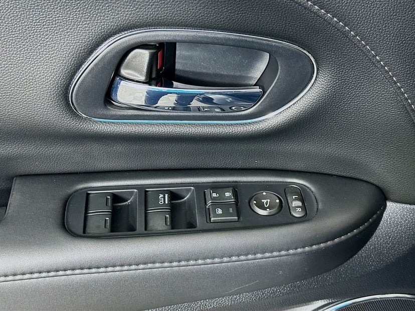2022 Honda HR-V - Image 17