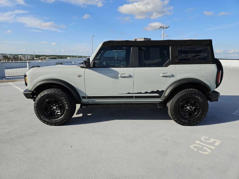 2021 Ford Bronco - Image 4