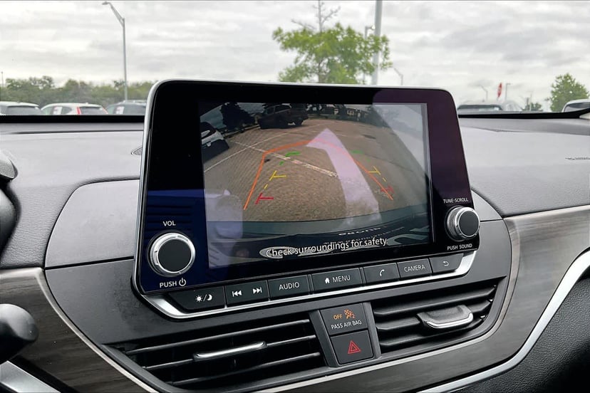 2025 Nissan Altima - Image 27