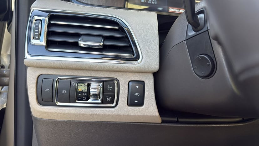 2023 Lincoln Navigator L - Image 18