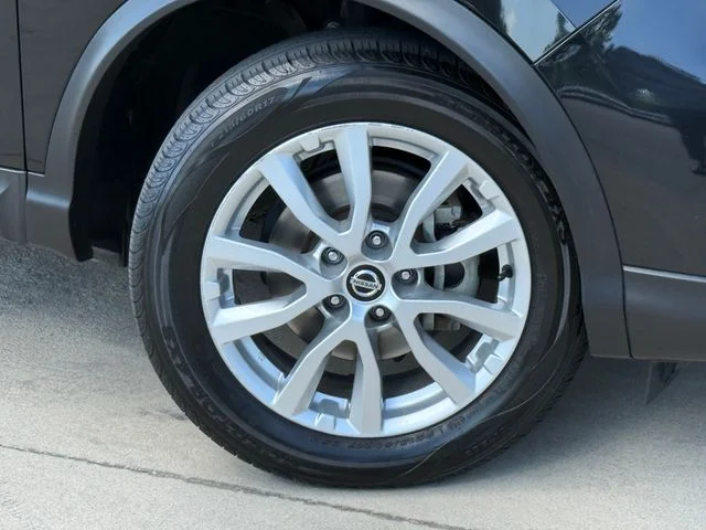2022 Nissan Rogue Sport - Image 2