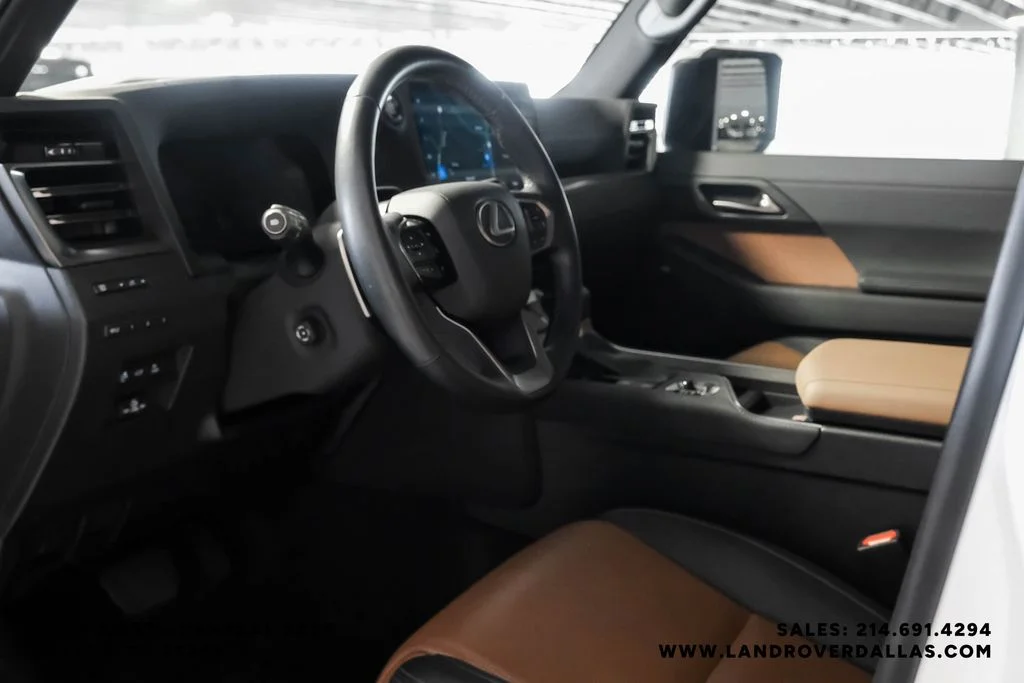 2024 Lexus GX - Image 2