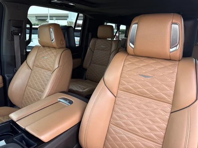 2021 Cadillac Escalade ESV - Image 12