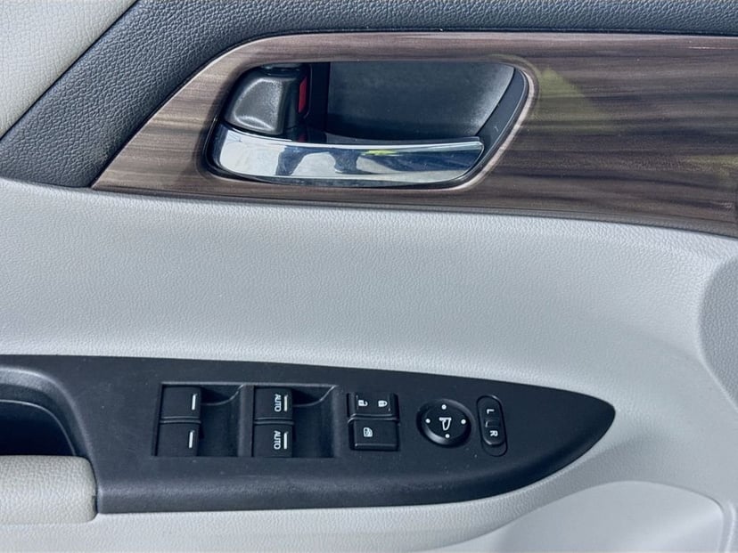 2016 Honda Accord - Image 23
