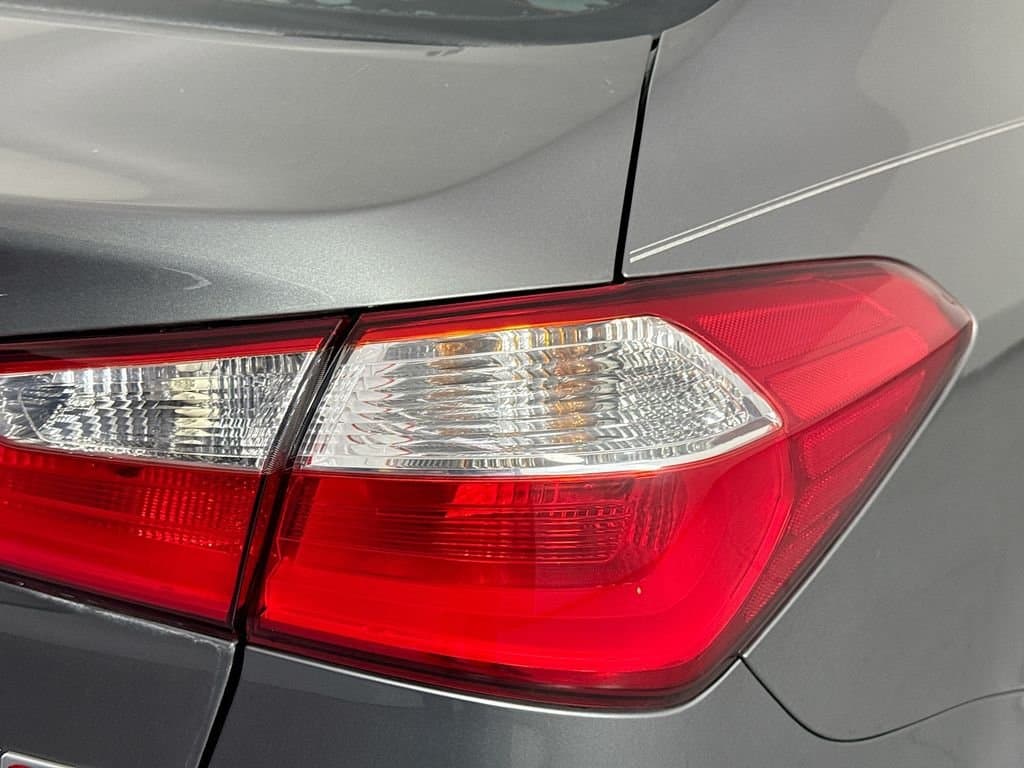 2016 KIA Forte - Image 30