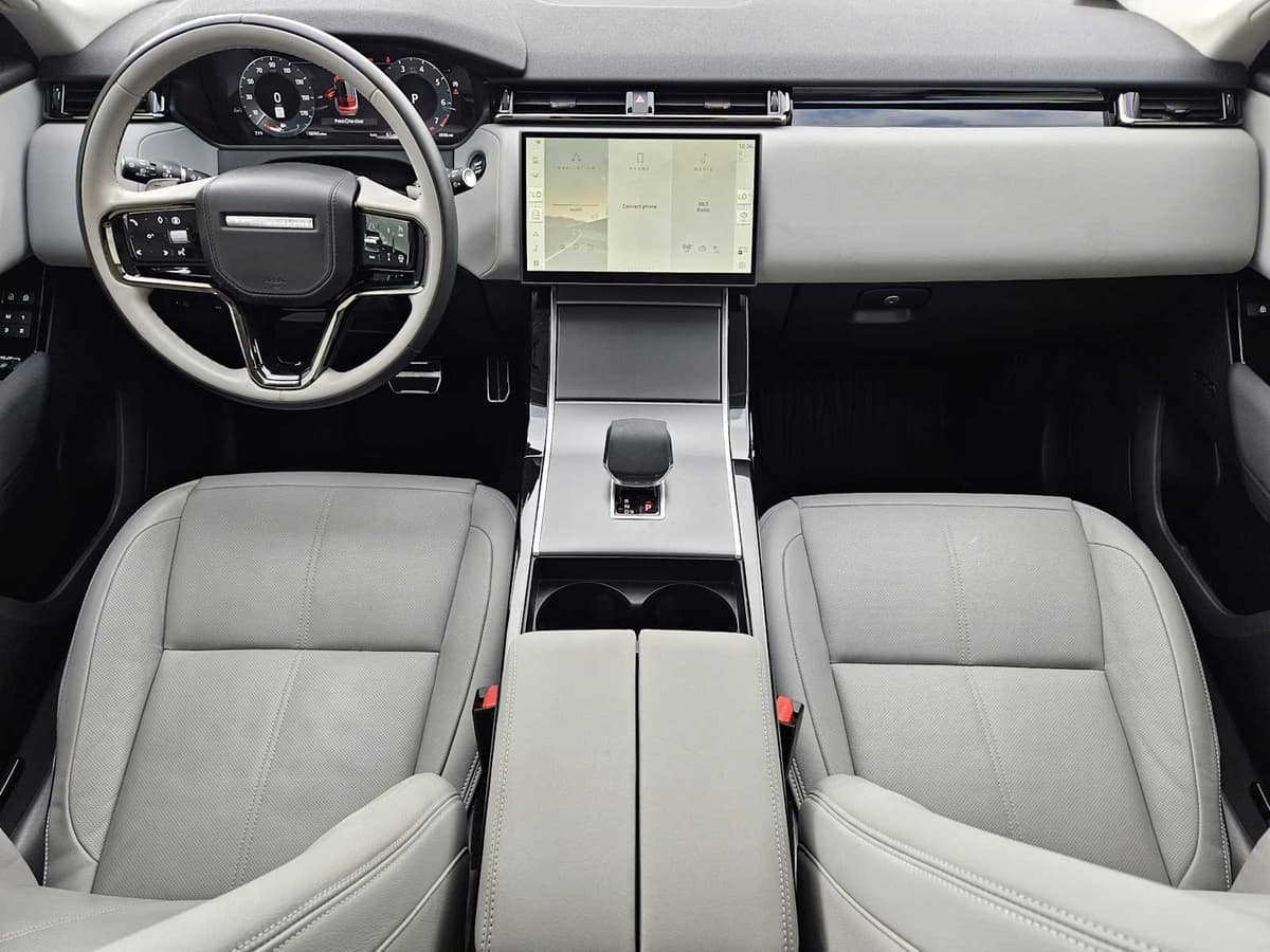 2025 Land Rover Range Rover Velar - Image 26