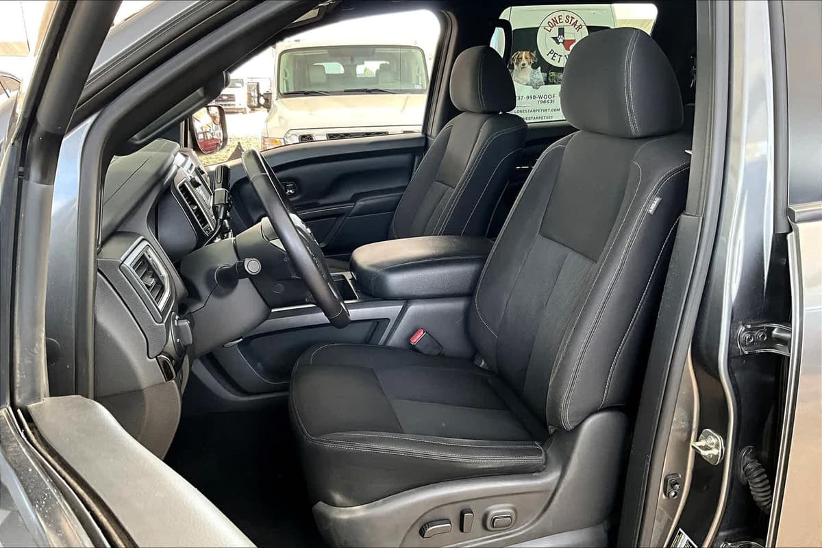 2019 Nissan Titan - Image 8