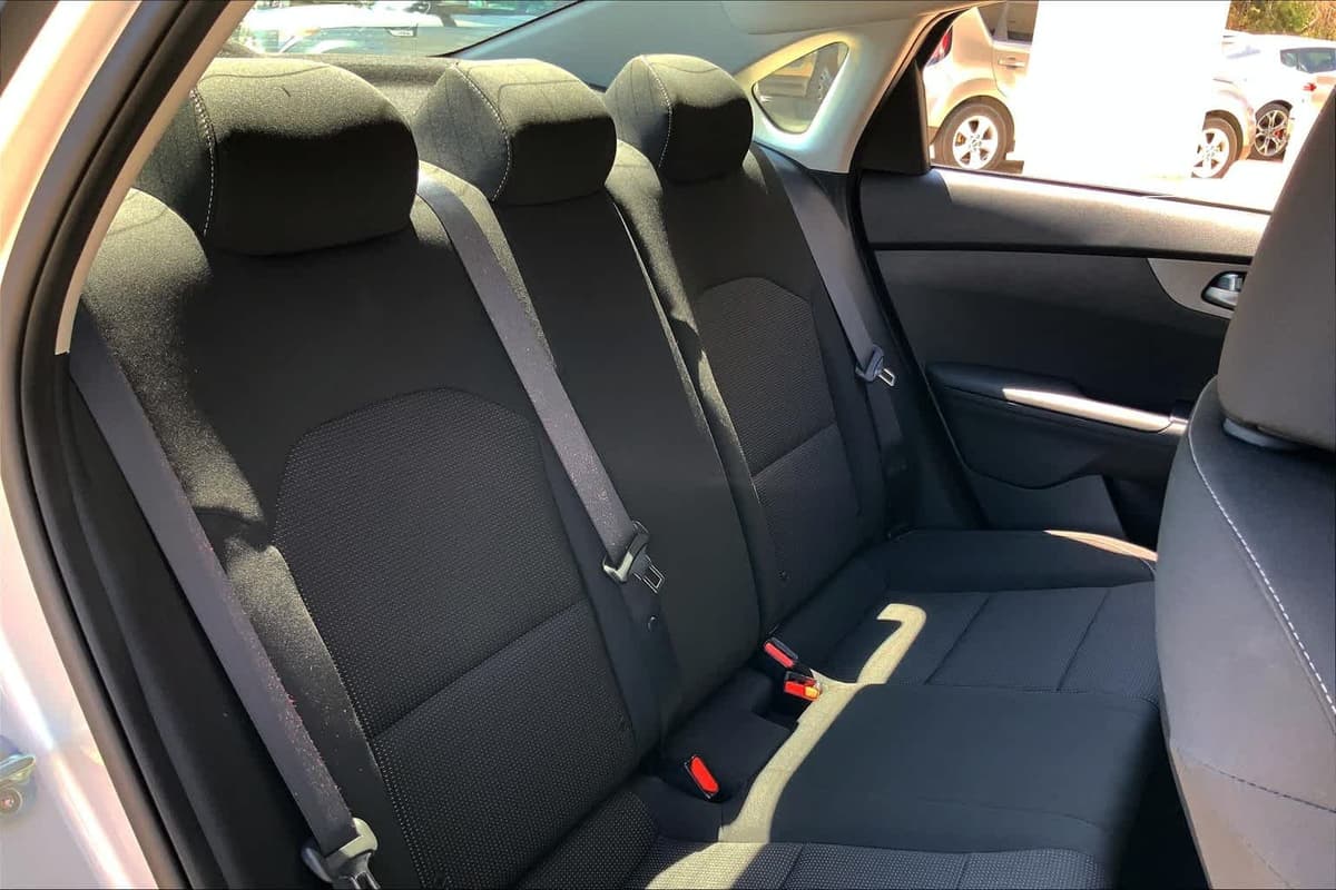 2020 Kia Forte - Image 19