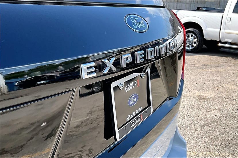 2025 Ford Expedition - Image 12