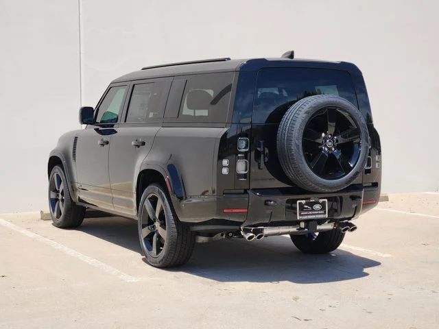 2025 Land Rover Defender 130 - Image 3