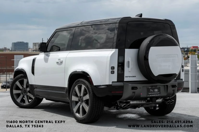 2026 Land Rover Defender 90 - Image 9