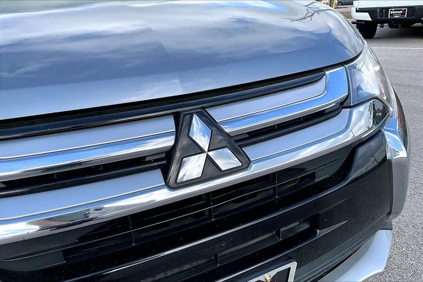 2017 Mitsubishi Outlander - Image 30