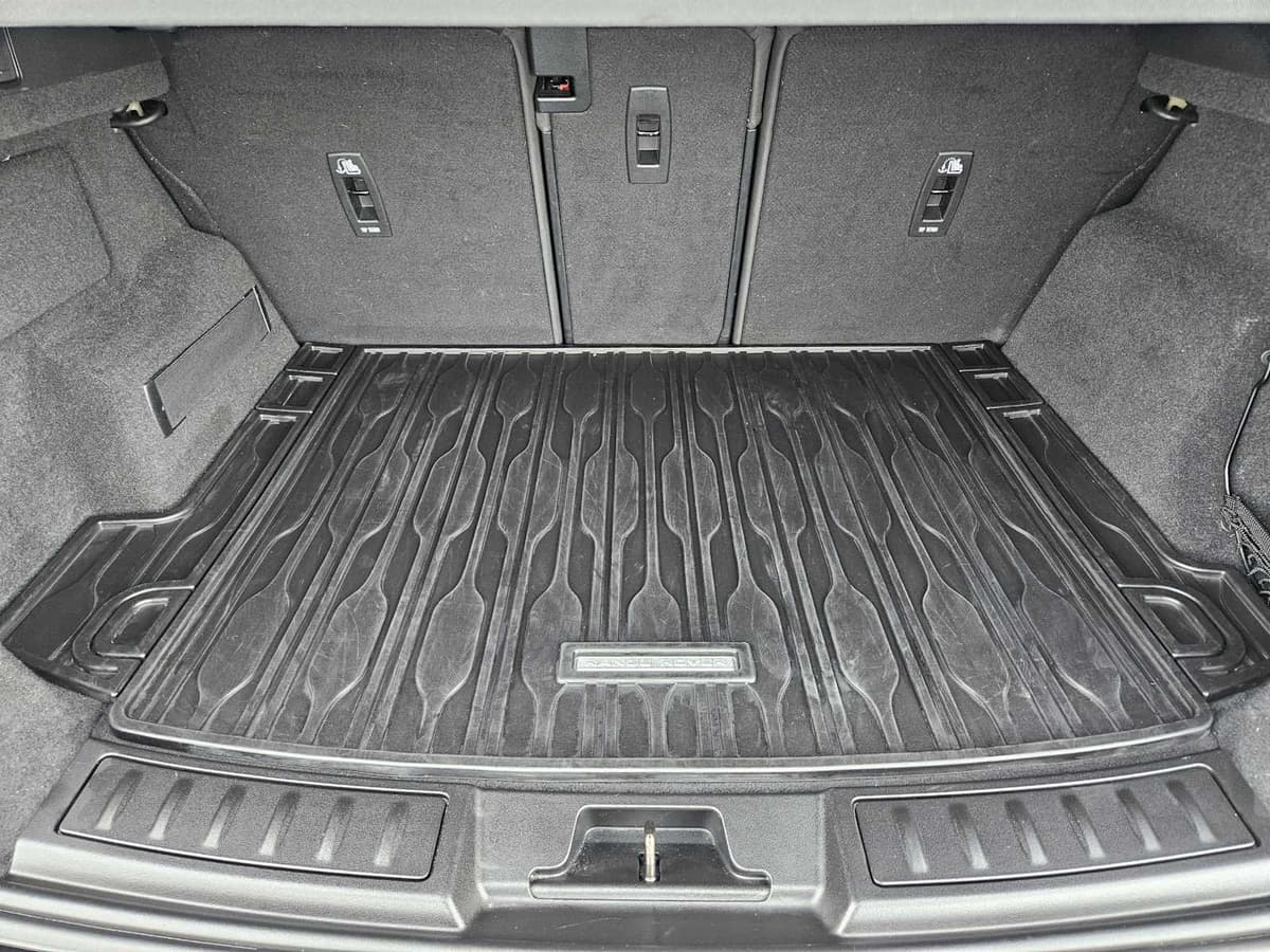 2026 Land Rover Range Rover Evoque - Image 31