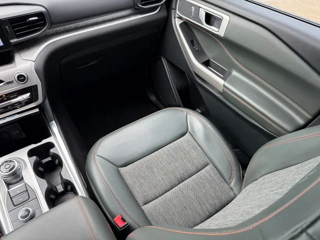 2023 Ford Explorer - Image 24