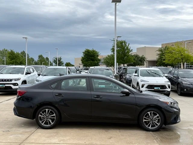 2023 Kia Forte - Image 6