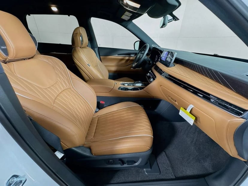 2027 INFINITI QX60 - Image 36